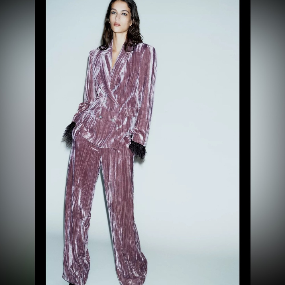 DOUBLE BREASTED VELVET BLAZER WITH FEATHERS AND WIDE LEG PANTS SET